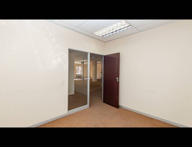 3,813M² OFFICE FOR SALE IN FERNDALE